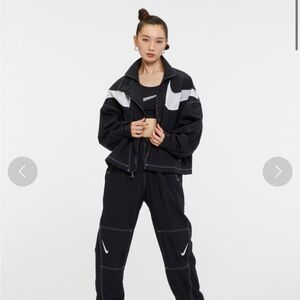 Nike Women’s Swoosh Repel Jacket